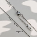 Détail de la chaîne serpent 0,9mm en acier inoxydable avec fermoir et logo S.STEEL - 0.9mm Largeur 55cm Longueur / Argent