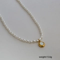 Elegante collana di perle in acciaio titanio dorato con pendente cuore in conchiglia - Stile Ciondolo in Conchiglia Rotondo (C-1-59)