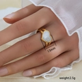Anillo de corazón en acero dorado con esmalte blanco y diseño de banda doble - Estilo de Banda Doble con Patrón de Mármol de Corazón