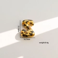 Detalle del colgante letra S de leopardo con medidas de 22,3 mm de alto y 16,7 mm de ancho - Letra Z