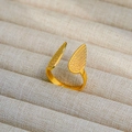 Anillo ajustable de acero inoxidable con alas de ángel doradas vintage y plumas detalladas - Abierto Ajustable / Estilo de alas de ángel(98)