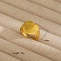 Detail showing vertical stripe texture on 18K gold plated heart ring with 16mm diameter - Vertical Stripe Style (214) / Gold