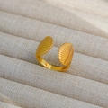 Anillo ajustable de acero inoxidable dorado con elegantes extremos en forma de concha - Abierto Ajustable / Estilo en Forma de Abanico de Concha (99)