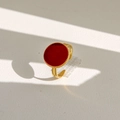 Bague fleur dorée avec centre en émail rouge et design ouvert ajustable élégant - Style d'Émail Rond Rouge Large (275)