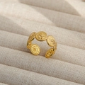 Anillo ajustable de acero inoxidable dorado con cinco discos de textura de sol vintage - Abierto Ajustable / Estilo de Disco Floral en Relieve con Patrón de Sol (108) / Dorado