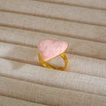 Anello dorato regolabile con un grande cuore rosa e una raffinata trama marmorizzata - Stile Cuore Rosa (281) / Oro