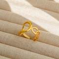 Anillo ajustable de acero dorado con líneas abstractas y textura de cadena - Abierto Ajustable / Estilo de Textura de Cadena Entrelazada Abstracta (182) / Dorado