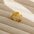 Anillo ajustable de acero dorado con cinco discos texturizados en espiral - Abierto Ajustable / Estilo Granular de Vórtice Espiral (183) / Dorado