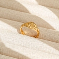 Anillo ajustable de acero inoxidable dorado con textura martillada vintage tipo cráter - Abierto Ajustable / Estilo Lava Martillada Vintage (196) / Dorado