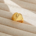 Anillo ajustable de acero inoxidable dorado con diseño de corazón cepillado vertical - Abierto Ajustable / Estilo Corazón Cepillado (214) / Dorado