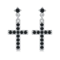 Detailansicht silberner Kreuz-Ohrringe mit schwarzen Zirkonia-Steinen im Pave-Besatz - Silberne Schwarzstein Kreuz-Ohrstecker (E539)