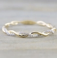 Elegante anillo dorado trenzado con micro-pavé de circonitas blancas brillantes para mujer - 11# / Dorado
