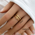 Set de anillos ajustables de acero dorado con banda en relieve y colgante de cruz - Abierto Ajustable / Estilo Apilable Colgante Cruz (309)