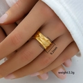 Anillo ajustable de acero inoxidable dorado de 9,2mm con textura de martillado - Abierto Ajustable / Estilo Ancho Textura Martillada (295)