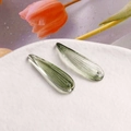Détail de pendentifs gouttes en verre vert clair avec rayures pour création de bijoux DIY - 123# Gris