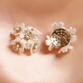 Accessori gioielli fiori bianco perla con cuore dorato e base in metallo - Accessorio Forma Fiore / Bianco