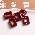 Vue macro de cinq perles rectangulaires creuses en céramique rouge brillant pour bijoux - 1 Pièce / Rouge Foncé (32#)
