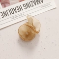 Accesorio de flor en organza oro champán con estambres de perlas para pinzas de cabello - Flor de Tres Pétalos Café Claro