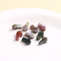 Macroshot van kruisvormige natuursteen kralen met kleurrijke textuur voor DIY-sieraden maken - Veelkleurige Kruisstijl (2)