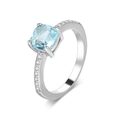 Bague classique en argent avec pierre carrée bleu clair et pavage de zircons - Bleu Clair (Plaqué Or Blanc)