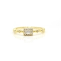 Detailansicht der vergoldeten Ringe mit rechteckigem Zirkon und Perlen-Band-Design - US 5 / 14K Hellgold