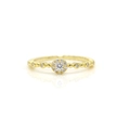 Detail eines vergoldeten Rings mit Zirkonia-Cluster und perlenbesetzter Ringschiene - R750-14K Hellgold