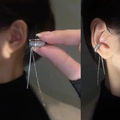 Manchette d'oreille argentée avec pampilles en zircon et design à clip enveloppant - Argent
