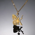 Gepolijste gouden roestvrijstalen ketting met vlinder en letter K hanger ontwerp - Letter K