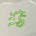 Perles en verre vert clair en forme de lune pour création de bijoux et bracelets DIY - Jaune-vert