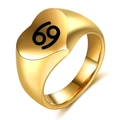 Detalle de anillo de corazón de acero de titanio dorado con el signo de Cáncer - Talla 6 / Cáncer / Dorado