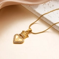 Collar colgante de corazón y corona dorada con la letra B y cristales brillantes - Letra B