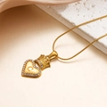 Collar bañado en oro con colgante de corazón y corona, letra C y cristales brillantes - Letra C