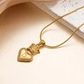 Collar de corazón de oro de 18k con corona y colgante de letra D con cristal - Letra D