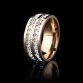 Bague en titane or rose avec double rangée de cristaux sur surface noire brillante - US 6 / Double Rangée Or Rose