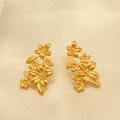 Elegantes pendientes de flores bañados en oro de 18k con diseño de hojas - Pendientes de Botón de Ramo de Flores (EHF036) / Dorado (EHF036)