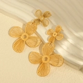 Eleganti orecchini pendenti a fiore traforato in acciaio inossidabile placcato oro 18k - Oro (EHF122)