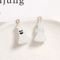 Detail von weißen Geister-Anhängern aus Harz mit Goldringen für DIY-Schmuck - Cremeweißer Transluzenter Geist-Stil (17)