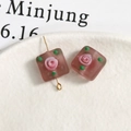 Detail of square glass flower bead with pink rose and golden pin for DIY jewelry making - Square (21#) / 1 Piece / Deep Purple