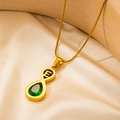 Collana dorata con pendente iniziale E e pietra verde smeraldo a forma di goccia - Lettera E
