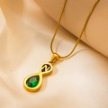 Collana dorata con ciondolo lettera N, simbolo infinito e gemma di smeraldo a goccia - Lettera N