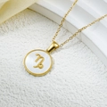 Collana Capricorno in titanio placcato oro 18K con ciondolo in madreperla bianca - Capricorno