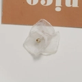Verfijnde handgemaakte witte organza bloem met elegante parel voor haaraccessoires - Helder Wit