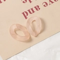 Gros plan de boucles ovales en acrylique rose clair mat translucide pour accessoires DIY - Rose Clair (5035847707173)