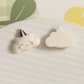 Niedliches Wolken-Harz-Accessoire mit lachendem Gesicht und gestreiftem Hut für DIY - Wolken-Cabochon-Stil