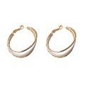 Boucles d'oreilles créoles dorées double couche avec émail blanc et texture martelée - Créole Émaillée Multi-Couches Blanche (B06-401) / Blanc
