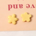 Glänzende gelbe Blumen-Anhänger aus Harz für DIY-Schmuck und Haar-Accessoires - Gelb