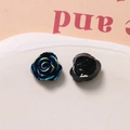 Macro di rosa in resina con finitura blu metallizzata cangiante e retro nero opaco per DIY - Verde petrolio