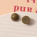 Détail de cabochons en résine vert olive de 12 mm avec surface brillante et base plate - Vert Herbe (12)