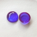 Dettaglio di cabochon in resina aurora con sfumatura viola blu per gioielli fai-da-te - Viola stellato / 18mm