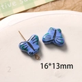 Vue détaillée des perles de papillon en céramique bleue peintes à la main pour bijoux - Style Bleu Clair à Pois (83#2)